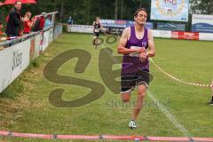 Neuberglauf Kasing - Nr. 186 im Zieleinlauf - 1.Sieger STIER Martin MTV 1881 Ingolstadt mit der Zeit von 29:05.98 - Foto: Jürgen Meyer