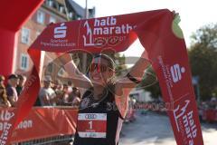 Halbmarathon 2026 - Halbmarathon 2026  - Cornelia Griesche #1 MTV Ingolstadt - 1. Siegerin im Zieleinlauf - XXXXX - Foto: Meyer Jürgen