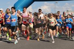 Halbmarathon 2026 - Halbmarathon 2026  - Start - Cornelia Griesche #1 MTV Ingolstadt - Liepold Kristin #13 SC Delphin Ingolstadt - Ewender Mathias #2 Foto: Meyer Jürgen