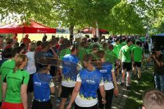 Unicef - Firmenlauf - Sepp Mißlbeck gibt den Startschuß zum Firmenlauf -  Ingolstadt - Foto: Jürgen Meyer