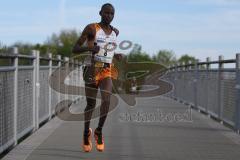 ODLO Halbmarathon Ingolstadt 2016 - Nr. 8 Maritim Filimon Kipkorir - Foto: Jürgen Meyer