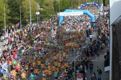 ODLO Halbmarathon Ingolstadt 2016 - Start auf der Konrad-Adenauer Brücke - Foto: Jürgen Meyer