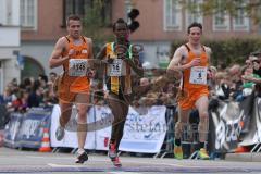 ODLO Halbmarathon Ingolstadt 2016 - Nr. 1346 Markus Stöhr - Nr 6 Heiko Middelhoff - Nr.16 Pauline Esikon - Foto: Jürgen Meyer