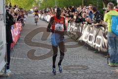 ODLO Halbmarathon Ingolstadt 2016 - 2. Sieger Nr. 4 David Kiprono Metto - Foto: Jürgen Meyer