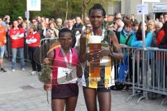 ODLO Halbmarathon Ingolstadt 2016 - 1. Siegerin Nr.16 Pauline Esikon - 2. Siegerin Nr. 14 Agnes Chebet - Foto: Jürgen Meyer