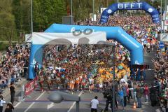 ODLO Halbmarathon Ingolstadt 2016 - Start auf der Konrad-Adenauer Brücke - Nr.1346 Markus Stöhr - Foto: Jürgen Meyer