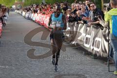 ODLO Halbmarathon Ingolstadt 2016 - 3. Sieger Nr. 5 Edwin Cheruiyot Melly - Foto: Jürgen Meyer