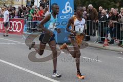 ODLO Halbmarathon Ingolstadt 2016 - Nr.8 Maritim Filimon Kipkorir - Nr.5 Edwin Cheruiyot Melly - Foto: Jürgen Meyer