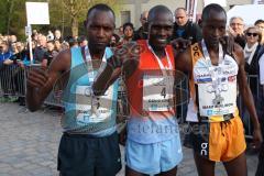 ODLO Halbmarathon Ingolstadt 2016 - Nr. 8 rechts 1. Sieger Maritim Filimon Kipkorir - Mitte 2.Sieger Nr.4 David Kiprono Metto - Nr.5 3. Sieger links Edwin Cheruiyot Melly - Foto: Jürgen Meyer