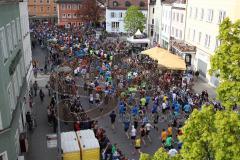 ODLO Halbmarathon Ingolstadt 2016 - Start auf der Konrad-Adenauer Brücke - Blick Richtung Innenstadt - Foto: Jürgen Meyer