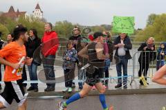 ODLO - Halbmarathon Ingolstadt 2015 - Fans an der Strecke - Foto: Jürgen Meyer