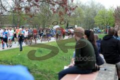 ODLO - Halbmarathon Ingolstadt 2015 - Lauf durch den Klenzepark - Foto: Jürgen Meyer