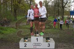 Sport IN - Schanzer Seelauf 2016 - Maria Paulig Lifepark Ingolstadt mitte 1. Platz - Rita Brand SV Kasing links 2.Platz - Stefanie Borris TV Lenting rechts 3.Platz - Foto: Jürgen Meyer