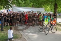 UNICEF - Firmenlauf 2016 - Prof. Dr. Walter Schober Präsident der Technischen Hochschule Ingolstadt und Schirmherr der Veranstaltung gibt das Startsignal - Foto: Jürgen Meyer