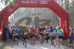 3. Frühjahrswaldlauf Zuchering - Start vom Hauptlauf und U18 - Foto: Jürgen Meyer