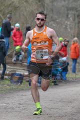 5. Lifepark Max Frühjahrswaldlauf Zuchering - 2018 - 3. Sieger Stahr Johannes LifePark Max Ing auf der Strecke beim laufen - Foto: Jürgen Meyer