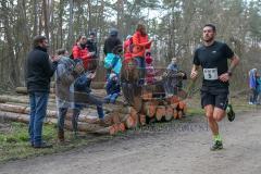 5. Lifepark Max Frühjahrswaldlauf Zuchering - 2018 - 1. Sieger Sebastian Mahr von SC Delphin Ingolstadt auf der Strecke beim Laufen - Foto: Jürgen Meyer