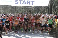 LifePark Max Frühjahrswaldlauf in Zuchering 2017 - Start zum Frühjahrswaldlauf - Foto: Jürgen Meyer