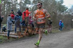 5. Lifepark Max Frühjahrswaldlauf Zuchering - 2018 - 3. Sieger Stahr Johannes LifePark Max Ing auf der Strecke beim laufen - Foto: Jürgen Meyer