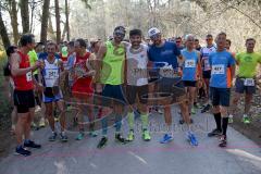 Zucheringer Waldlauf 2019 - Sebastian Mahr SC Delphin Ingolstadt Startnr.500 - Benjamin Zieghaus gelb . Von Stelzer Christopher Startnr.233 Sport IN Lauftreff - Foto: Meyer Jürgen