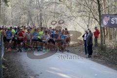 Zucheringer Waldlauf 2019 - Startschuss durch OB Dr. Christian Lösel - Foto: Meyer Jürgen