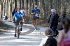 Zucheringer Waldlauf 2019 - Sebastian Mahr SC Delphin Ingolstadt Startnr.500 auf der Strecke - Foto: Meyer Jürgen