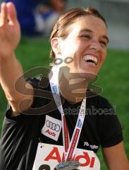 Halbmarathon - Birgit Nixdorf direkt nach dem Ziel. Nur noch hinsetzen!!