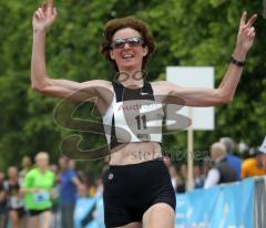 Halbmarathon Ingolstadt 2011 - 1. Platz - Mary Oleary (Perlach) 1:24