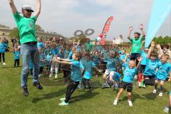 KidsRun und FitnessRun am Ingolstädter Halbmarathon 2014 - Klenzepark und Stadtmitte - Kinder Start 500 Meter, hinten Neues Schloß