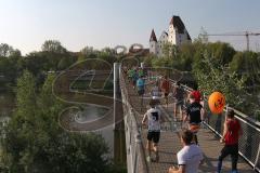Halbmarathon Ingolstadt 2014 - Donausteg, hinten Neues Schloß