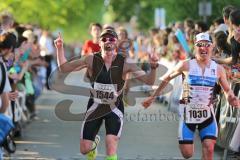 Halbmarathon Ingolstadt 2014 - Erschöpfung im Ziel, Emotionen