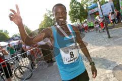 Halbmarathon Ingolstadt 2014 - Zieleinlauf Sieger Mitiku Soboka Tulu (8) aus Rosenheim