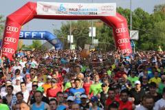 Halbmarathon Ingolstadt 2014 - Start Menschenmasse Donaubrücke