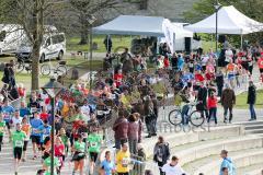 ODLO-Halbmarathon Ingolstadt 2017 - Läufer auf der Strecke - Klenzepark - Donaubühne - Foto: Marek Kowalski