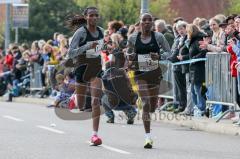 ODLO-Halbmarathon Ingolstadt 2017 - Läufer auf der Strecke - Stellah Jepngetich Barsosio #11 - Christine Moraa Oigo #12 - Foto: Marek Kowalski