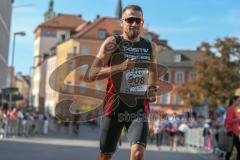 ODLO - Halbmarathon 2018 - Markus Stöhr von Positiv Fitness vor dem Start beim warm laufen - Foto: Jürgen Meyer