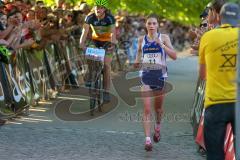 ODLO - Halbmarathon 2018 - Anna Schmidt #11 LAC Quelle Fürth als 1. Siegerin der Frauen mit einer Zeit von 1:27:06 sek - Foto: Jürgen Meyer