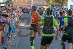 ODLO - Halbmarathon 2018 - Michael Binder vom LifePark Max als erster Rückwärtsläufer - Foto: Jürgen Meyer