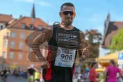 ODLO - Halbmarathon 2018 - Markus Stöhr von Positiv Fitness vor dem Start beim warm laufen - Foto: Jürgen Meyer