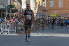 ODLO - Halbmarathon 2018 - Markus Stöhr von Positiv Fitness vor dem Start beim warm laufen - Foto: Jürgen Meyer