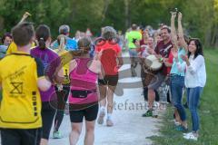 ODLO - Halbmarathon 2018 - Läufer auf der Strecke am Damm - Fans - Foto: Jürgen Meyer