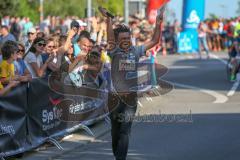 ODLO - Halbmarathon 2018 - Peter Maisenbacher animiert das Publikum - Foto: Jürgen Meyer