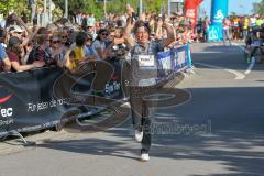 ODLO - Halbmarathon 2018 - Peter Maisenbacher animiert das Publikum - Foto: Jürgen Meyer