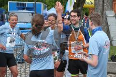 ODLO - Halbmarathon Ingolstadt 2019 - Ein Läufer im Zielbereich - Jubel - Foto: Jürgen Meyer