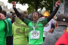 ODLO - Halbmarathon Ingolstadt 2019 - Ein Läufer im Zielbereich - Jubel - Foto: Jürgen Meyer