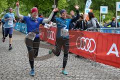 ODLO - Halbmarathon Ingolstadt 2019 - Läufer auf der Strecke - Jubel - Foto: Jürgen Meyer