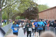 ODLO - Halbmarathon Ingolstadt 2019 - Läufer auf der Strecke - Foto: Jürgen Meyer