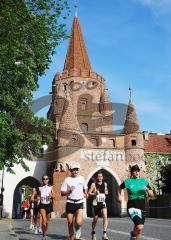 Halbmarathon Ingolstadt 2009 - Der Kurs ging durchs Ingolstädter Kreuztor