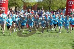 Halbmarathon 2012 Ingolstadt Foto: Jürgen Meyer 
Running Kids beim Start