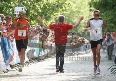 Halbmarathon Ingolstadt 2009 - Daniel Unger und Jan Frodeno laufen gemütlich als 3. und 4. ein